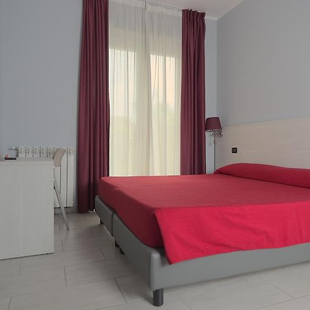Hotel Pone Сесто-Сан-Джованни Экстерьер фото